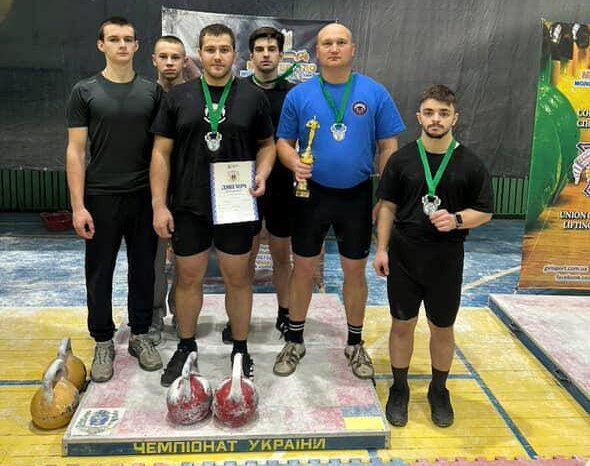 16-річний спортсмен виконав норматив та став наймолодшим майстром спорту серед гирьовиків Збаражчини (фото)