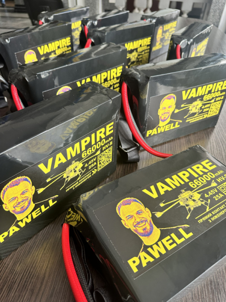 З Тернополя для потреб військових передали акумуляторні батареї для дронів (фото)