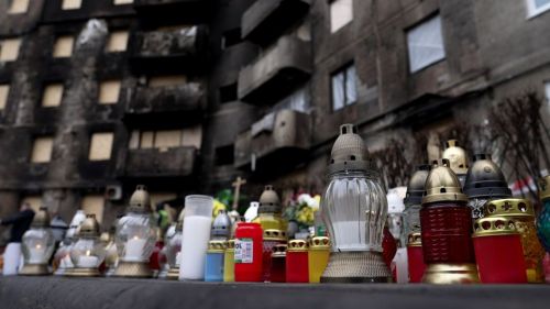 Священики врятували людей драбиною під час пожежі після обстрілу Тернополя (відео)