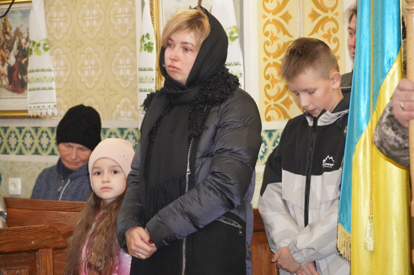 У Лозовій встановили пам’ятник Герою Віталію Німку, тіло якого досі не знайшли (фото)