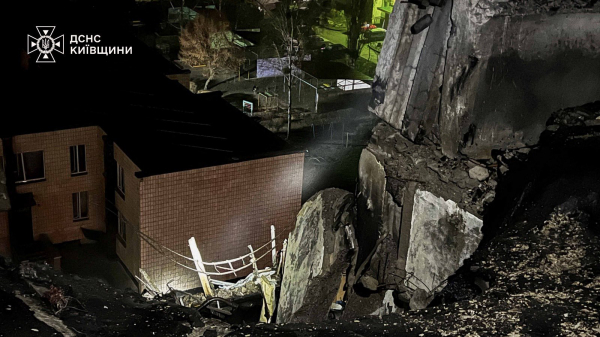 Нічні обстріли Києва та Київщини: є загиблі та постраждалі (фото, відео)