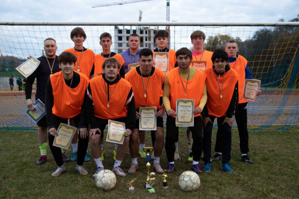 У ЗУНУ відбулося урочисте закриття турніру «Кубок Ректора ЗУНУ з футболу» (фото)