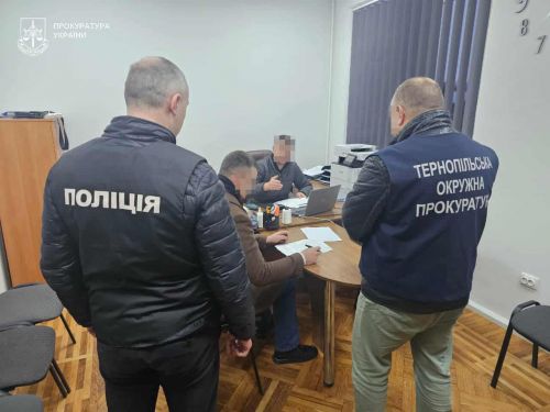 На Тернопільщині посадовців підозрюють у розкраданні мільйонів на ремонтах шкіл і закупівлях (фото)
