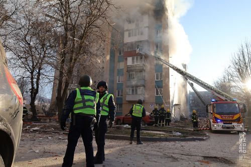 Нацгвардійці допомагають ліквідовувати наслідки ракетної атаки по Тернополю (фото)