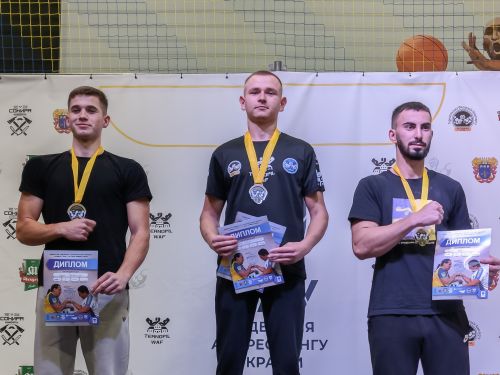 Студент ТНТУ виборов дві срібні медалі на чемпіонаті з армрестлінгу в Тернополі (фото)
