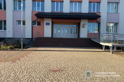 Дитину госпіталізували: на Тернопільщині на території школи велосипедист наїхав на 8-річного хлопчика