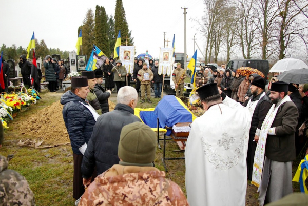 Шумська громада попрощалася з героєм Олександром Каніщевим (фото)