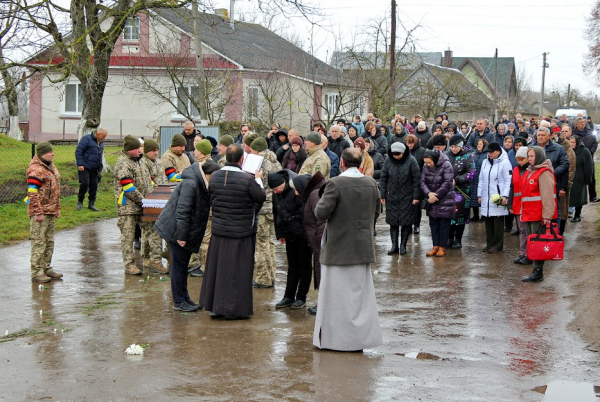 Шумська громада попрощалася з героєм Олександром Каніщевим (фото)