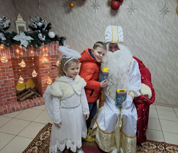 Борщівська громада відкрила Хатинку Миколая: понад 1400 дітей відвідали святкову резиденцію (фото)