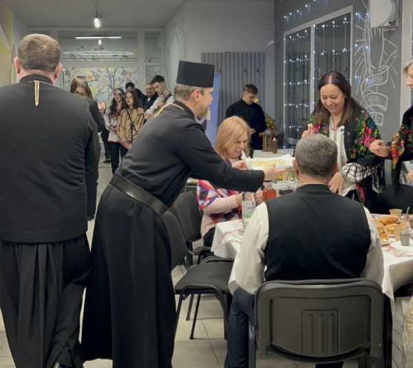 Різдвяна молитва та підтримка: зустріч для родин загиблих воїнів у Тернополі (фото)