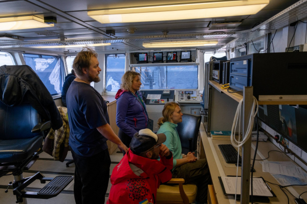 Полярне коло вперше перетнув український криголам «Ноосфера»: детальніше про міжнародні дослідження (ФОТО)