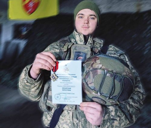 Почесну нагороду Головнокомандувача Збройних Сил України “Золотий хрест” отримав випускник Бережанського ліцею (фото)