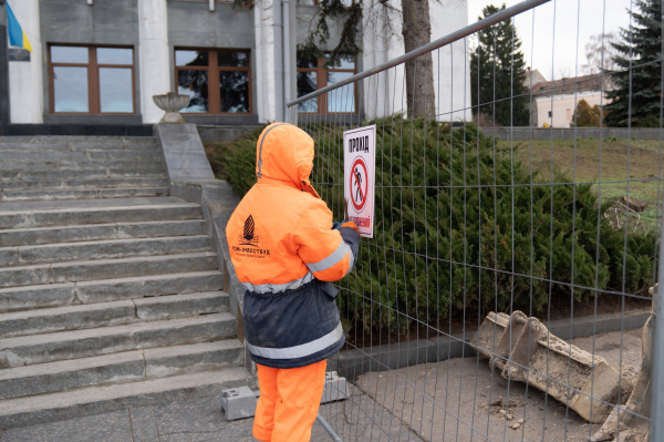 У «білому домі» в Тернополі розпочалась реконструкція: що планують зробити (ФОТО)