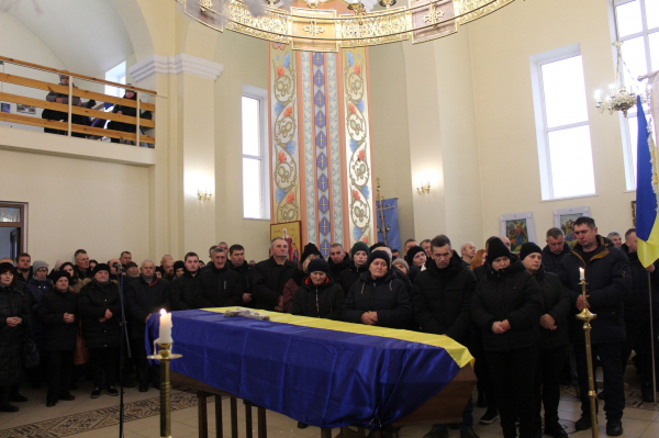 У Великих Гаях відбулося прощання із захисником Володимиром Демчишиним (фото)