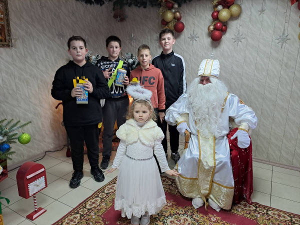 Борщівська громада відкрила Хатинку Миколая: понад 1400 дітей відвідали святкову резиденцію (фото)