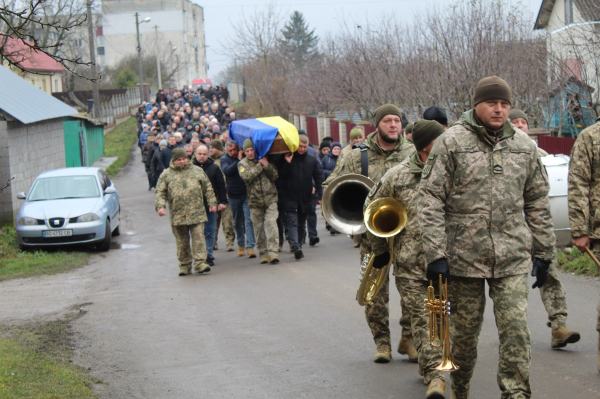 У Великих Гаях відбулося прощання із захисником Володимиром Демчишиним (фото)