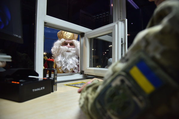 Святий Миколай прибув в Україну: завтра у «Раві-Руській» відкриють його резиденцію (фото)