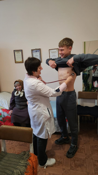 Медики на колесах: вакцинальний автобус відвідав села Тернопільщини (фото)