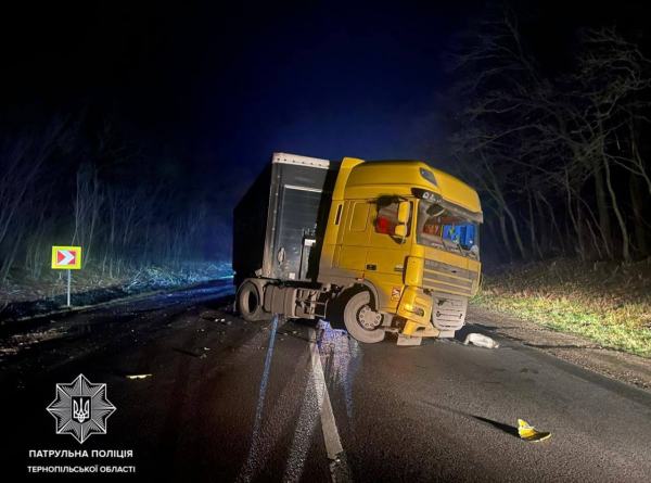 Рух ускладнений: у селі Ступки, що на Тернопільщині, сталася аварія (фото)