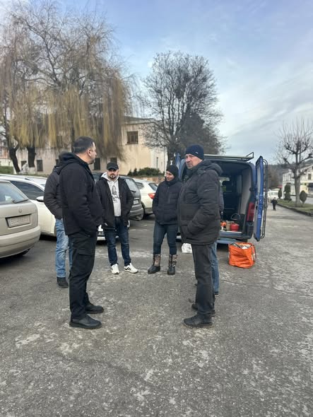 Жителі Кременеччини вкотре долучилися до зведення фортифікацій на сході (фото)