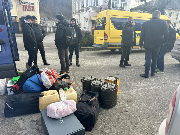 Жителі Кременеччини вкотре долучилися до зведення фортифікацій на сході (фото)