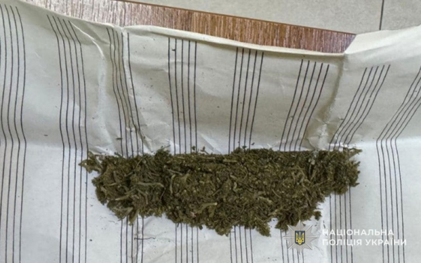 Жителі багатоповерхівки у Тернополі забили на сполох через невідомого чоловіка: боялися за безпеку