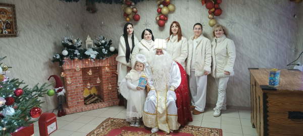 Борщівська громада відкрила Хатинку Миколая: понад 1400 дітей відвідали святкову резиденцію (фото)