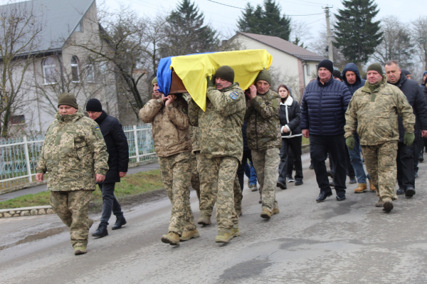 У Великих Гаях відбулося прощання із захисником Володимиром Демчишиним (фото)