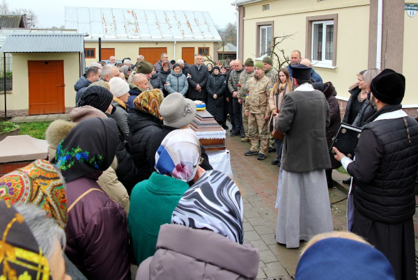 Шумська громада попрощалася з героєм Олександром Каніщевим (фото)