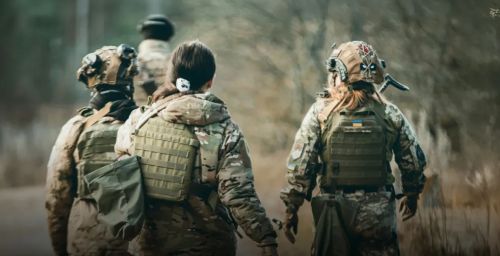 Польова форма враховує фізіологічні особливості: міноборони забезпечило жінок-військовослужбовиць