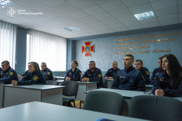 Вражена роботою рятувальників, тернополянка написала їм вірш (фото)