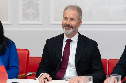 Модернізація лікарні та шкільні автобуси: що обговорили на зустрічі з чеськими представниками у Тернополі (фото)