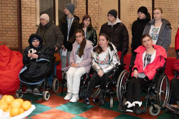 Для дітей із особливими освітніми потребами у Тернополі відкрили купольну альтанку (фото)