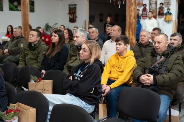 День волонтера на Тернопільщині: Президент відзначив нагородою місцевого активіста (фото)