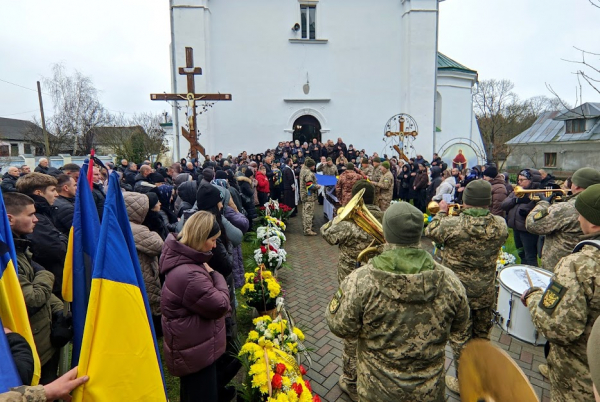 Шумська громада попрощалася з героєм Олександром Каніщевим (фото)