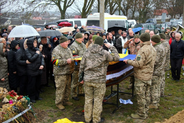 Шумська громада попрощалася з героєм Олександром Каніщевим (фото)