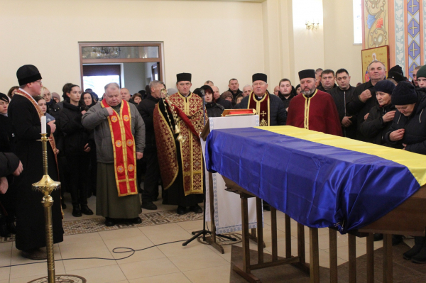 У Великих Гаях відбулося прощання із захисником Володимиром Демчишиним (фото)