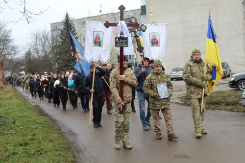 У Великих Гаях відбулося прощання із захисником Володимиром Демчишиним (фото)