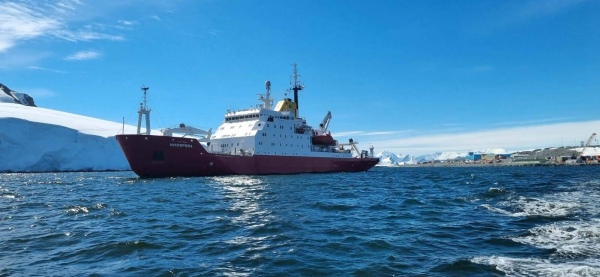 Полярне коло вперше перетнув український криголам «Ноосфера»: детальніше про міжнародні дослідження (ФОТО)