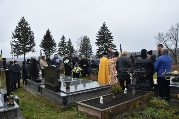 На могилі п'яти невідомих повстанців на Теребовлянщині встановили пам'ятник (фото)