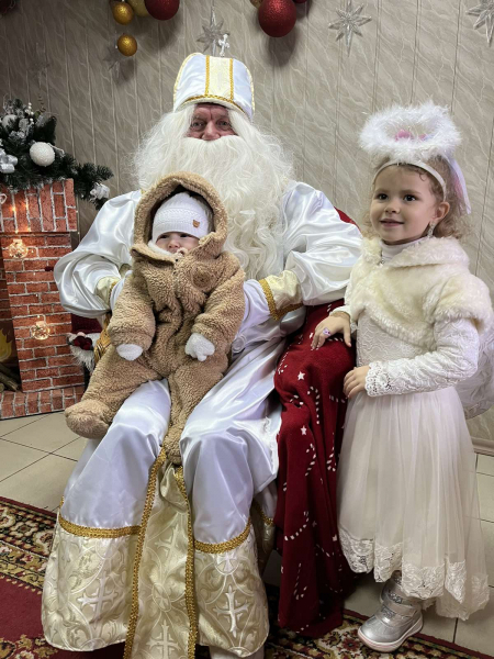 Борщівська громада відкрила Хатинку Миколая: понад 1400 дітей відвідали святкову резиденцію (фото)