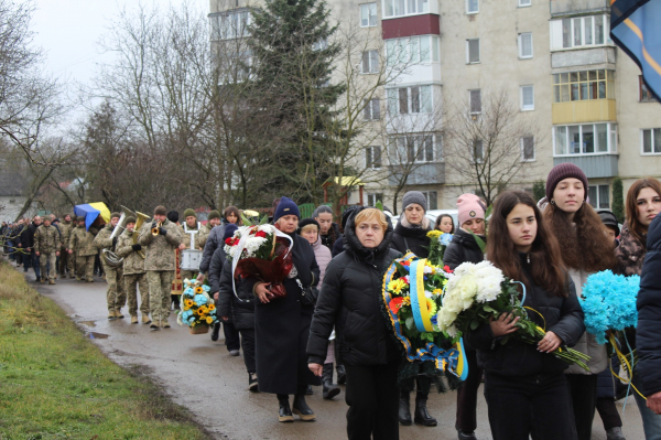 У Великих Гаях відбулося прощання із захисником Володимиром Демчишиним (фото)