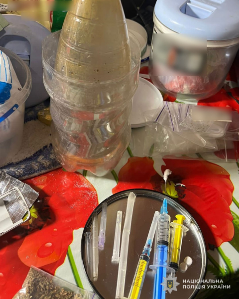 Наркопритон виявили у селі біля Тернополя