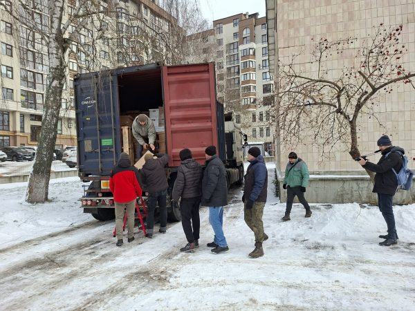 Музей Тернопільщини отримав 7 тонн гуманітарного вантажу з Канади (фото)