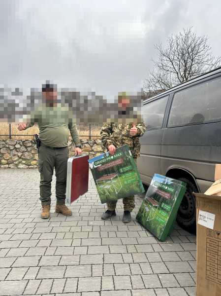 «Українська команда» Тернопільщини передала допомогу воїнам 160-ї бригади (фото)