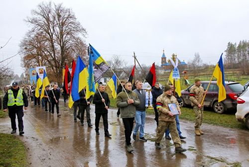 Шумська громада попрощалася з героєм Олександром Каніщевим (фото)