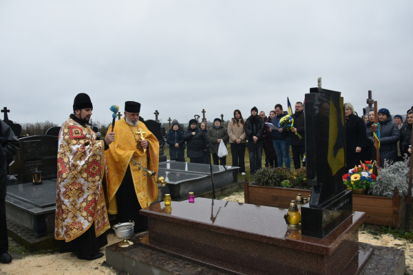 На могилі п'яти невідомих повстанців на Теребовлянщині встановили пам'ятник (фото)
