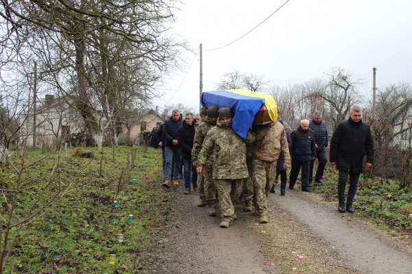 У Великих Гаях відбулося прощання із захисником Володимиром Демчишиним (фото)