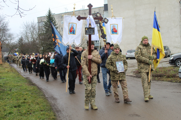 У Великих Гаях відбулося прощання із захисником Володимиром Демчишиним (фото)