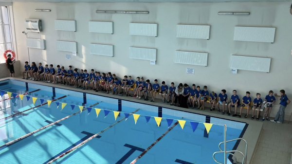 13 призових медалей завоювали юні тернопільські спортсмени на змаганнях з плавання у Дрогобичі (фото)